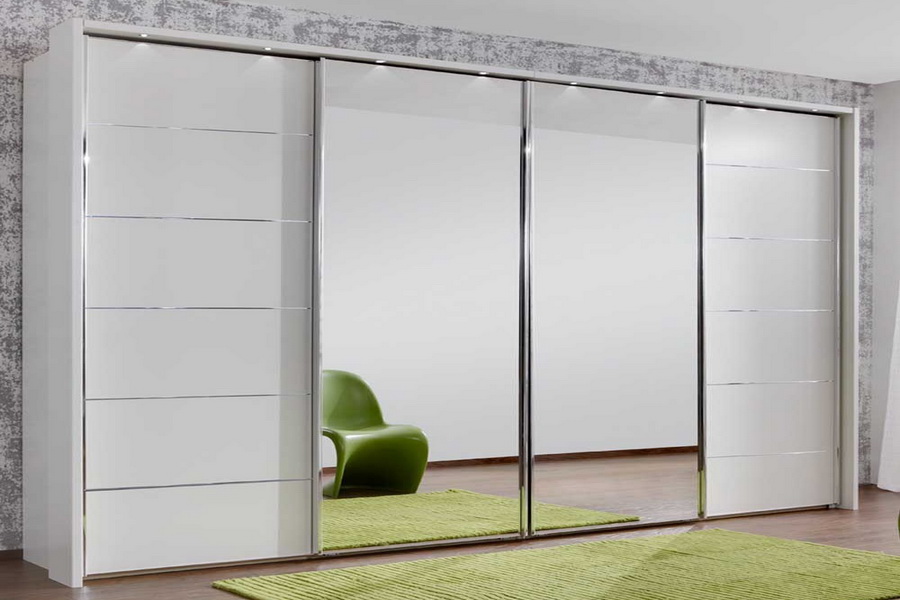 Intérieur avec 4 portes