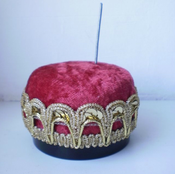 Nous faisons un décor pour un tabouret rembourré