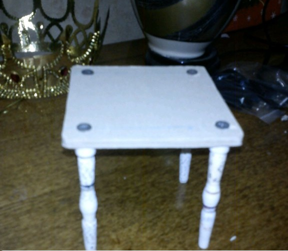 Comment faire une table de poupée