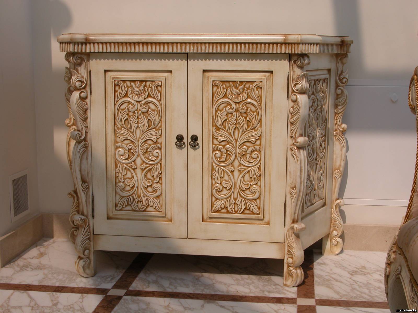 Belle sculpture sur bois