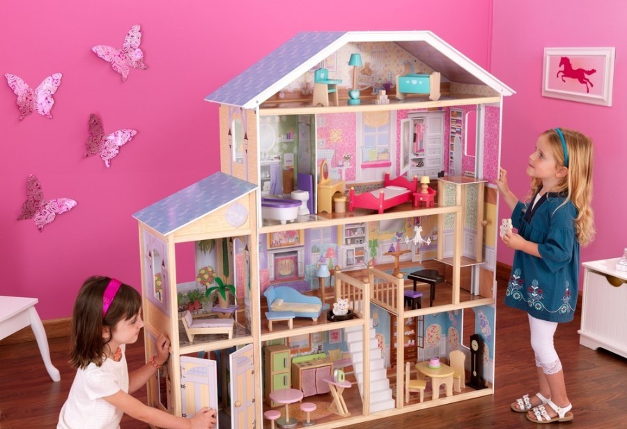 Poupées et meubles pour enfants de 10 ans