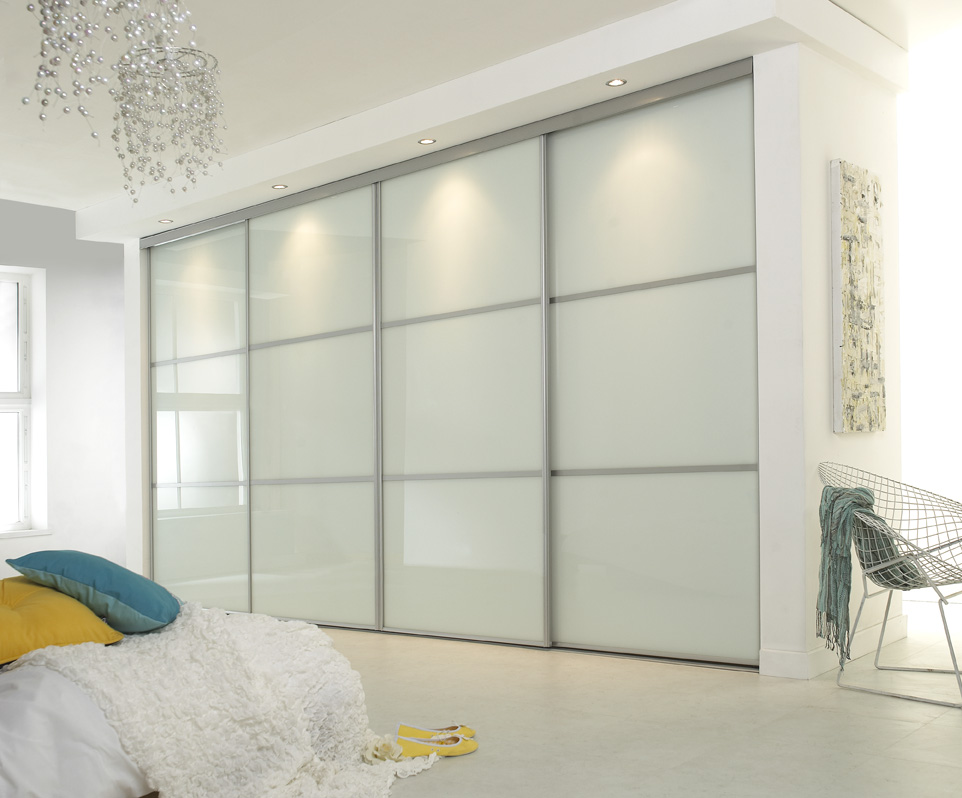 Armoire givrée dans la chambre, design
