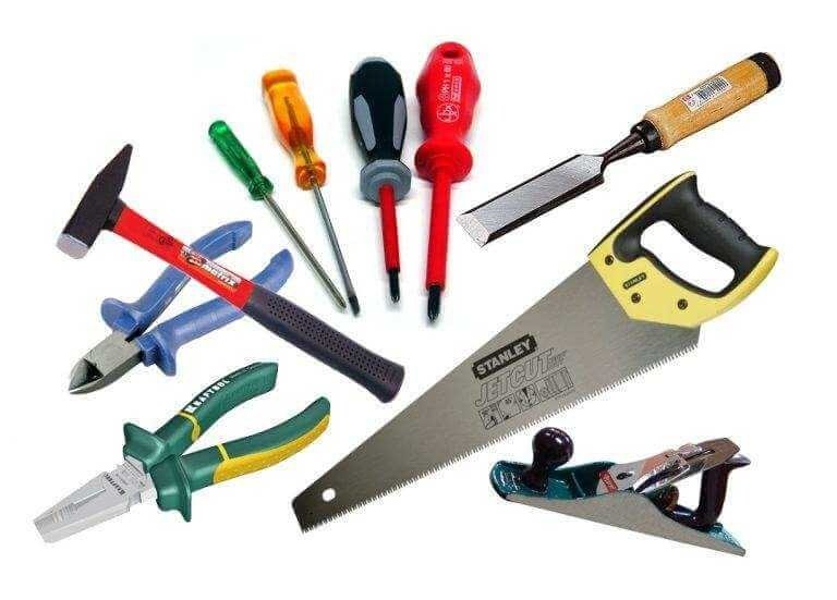 Un ensemble d'outils nécessaires pour fabriquer une armoire