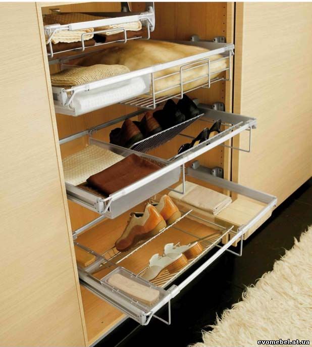 Organisation du rangement dans le placard