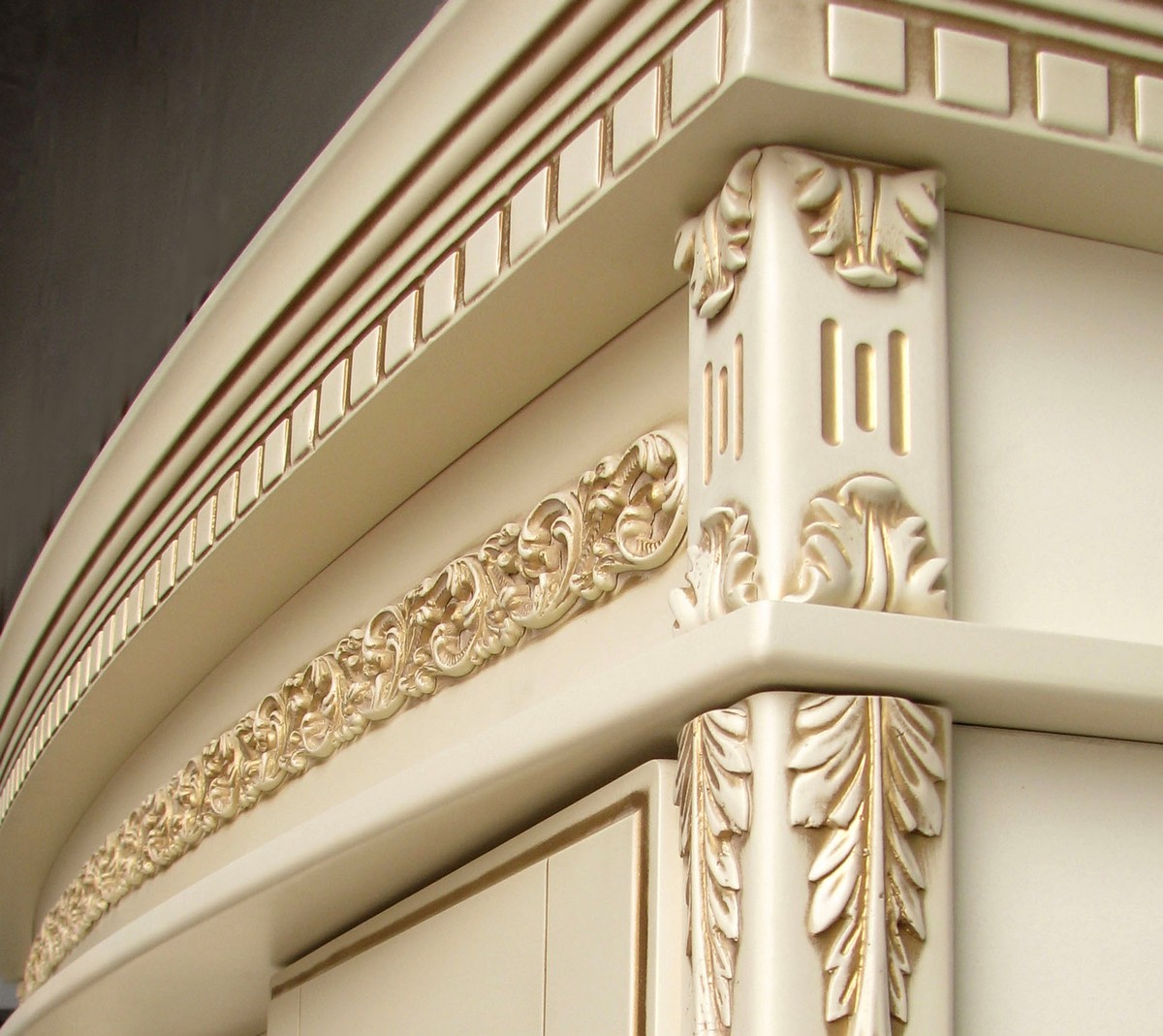Patine d'une façade de meuble