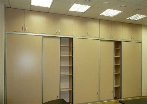 Placement de la mezzanine sur le placard