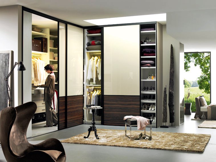 Armoire en bois aggloméré