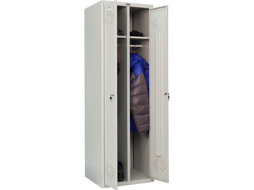 Le boîtier est en métal à deux sections