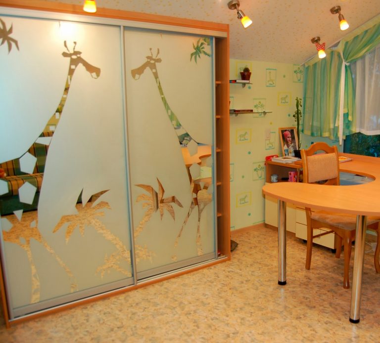 Armoire avec sablage