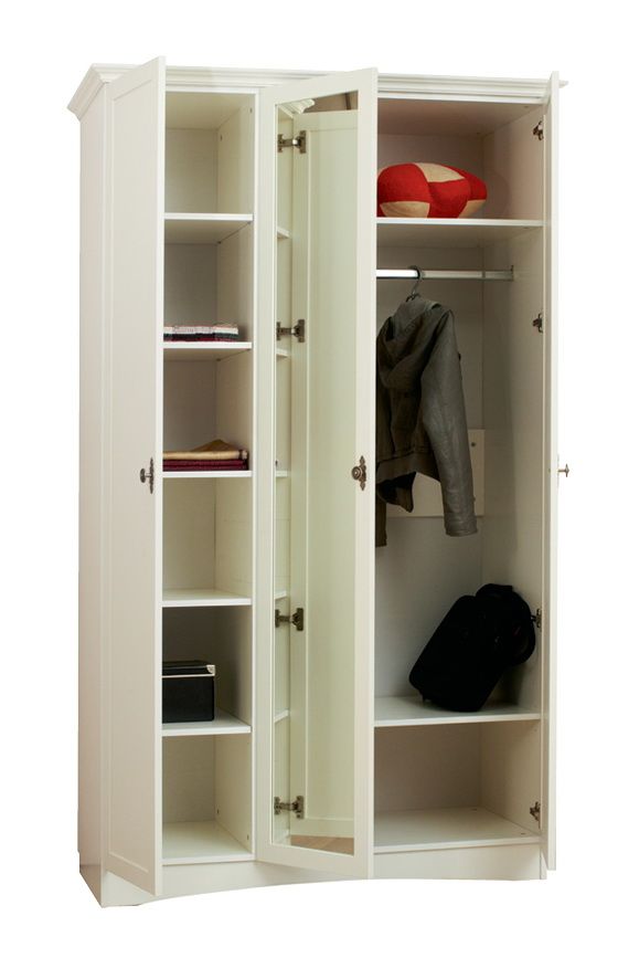 Armoire avec étagères