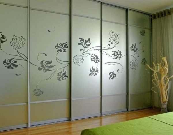 Armoire transparente