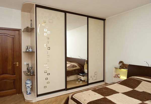 Armoire avec miroir et MDF