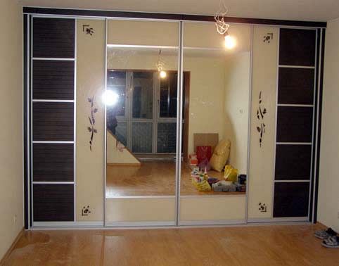 Armoires coulissantes 4 portes