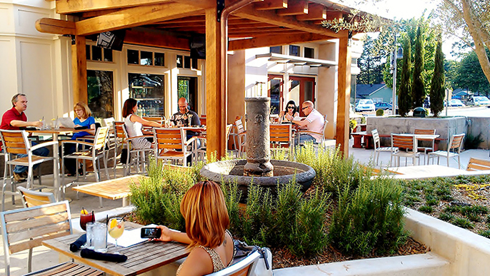 Sièges et tables pour café