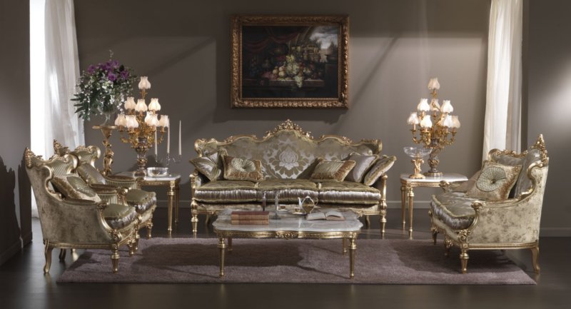 Meubles anciens dans un intérieur moderne