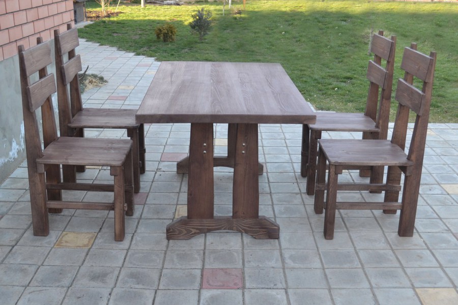 Table et chaises pour le jardin
