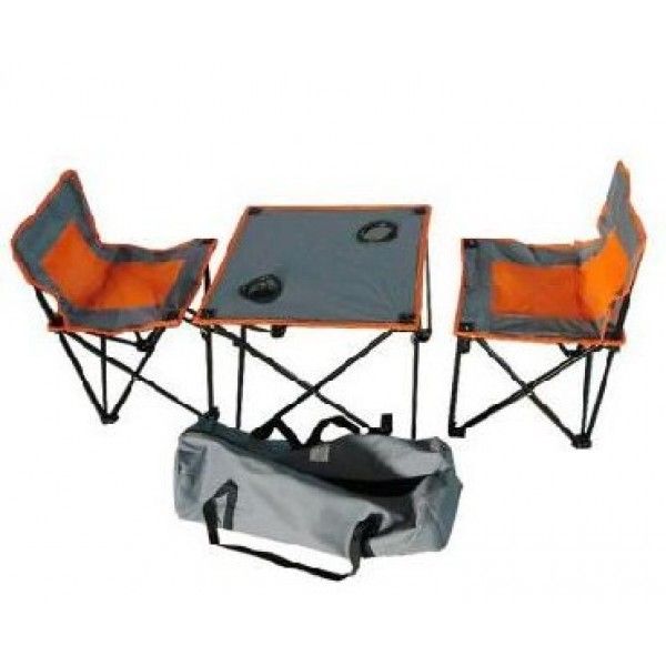 Table pliante avec deux chaises