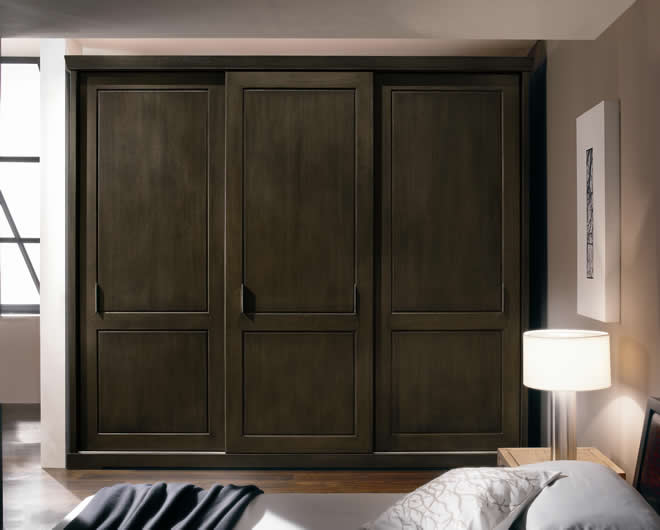 Armoire Provence sombre