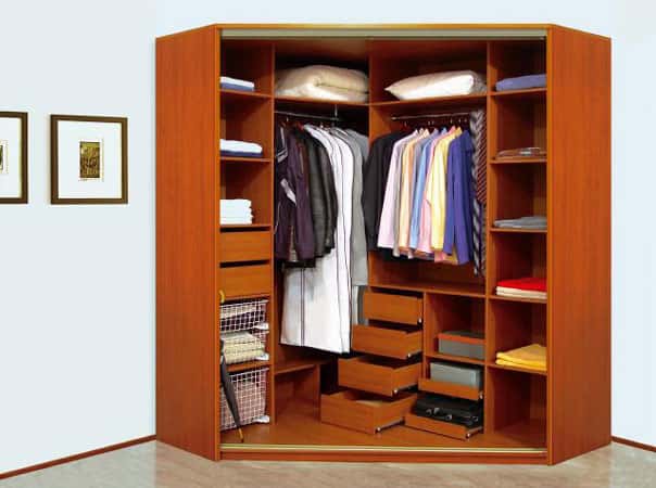 Armoire d'angle trapézoïdale