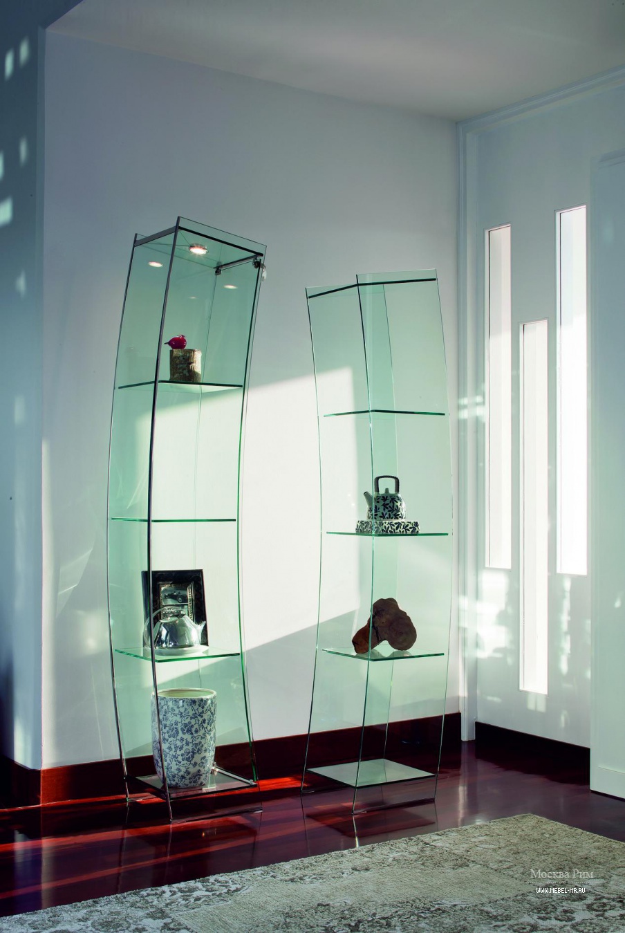 Vitrines de forme inhabituelle