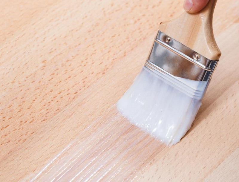 Sélection de vernis pour meubles