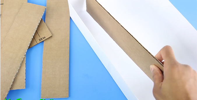 Découpez les éléments pour la fabrication de l'armoire
