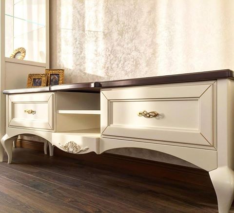 Commode basse blanche au design original
