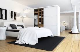 Grande armoire dans la chambre du salon