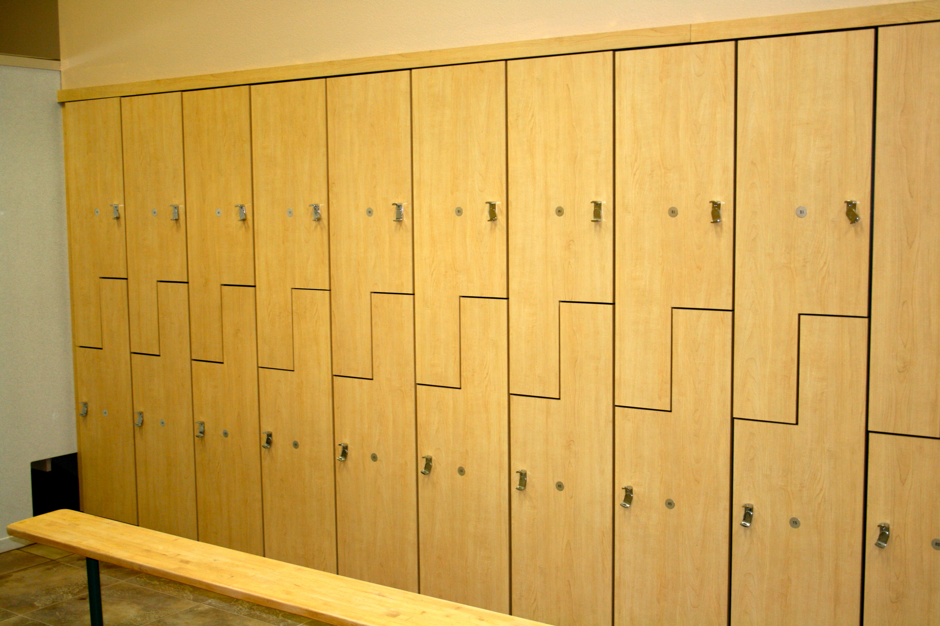 Armoires sectionnelles en bois