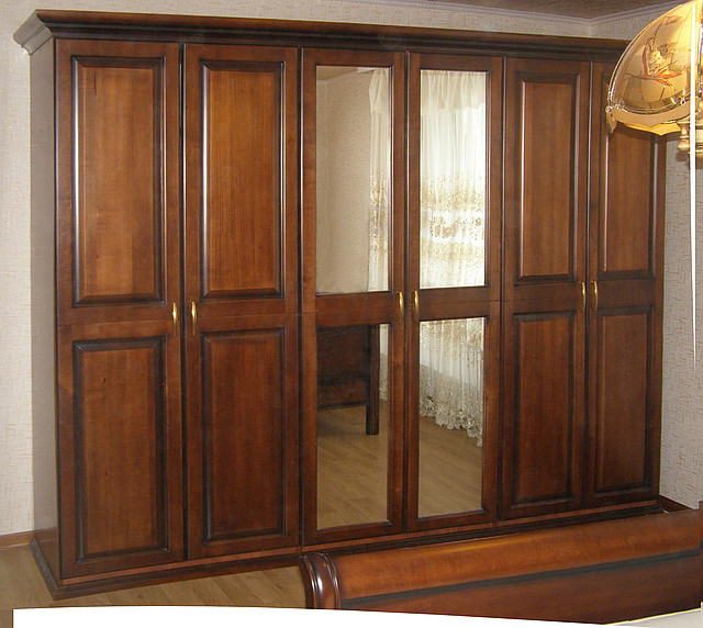 Armoire en bois