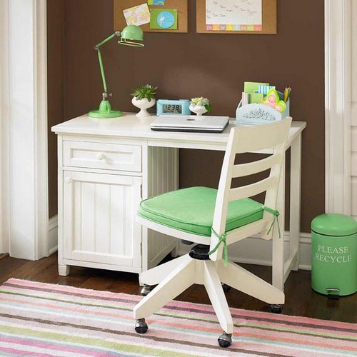 Table en bois blanc