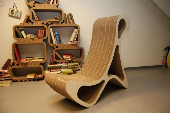 Belle chaise figurée pour la maison