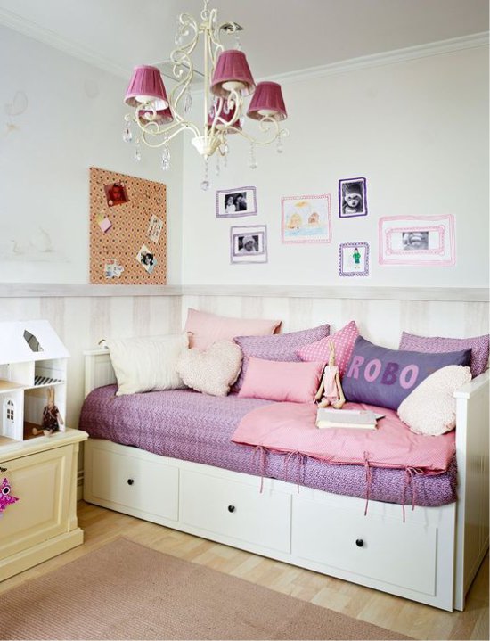 Intérieur de couleur pourpre