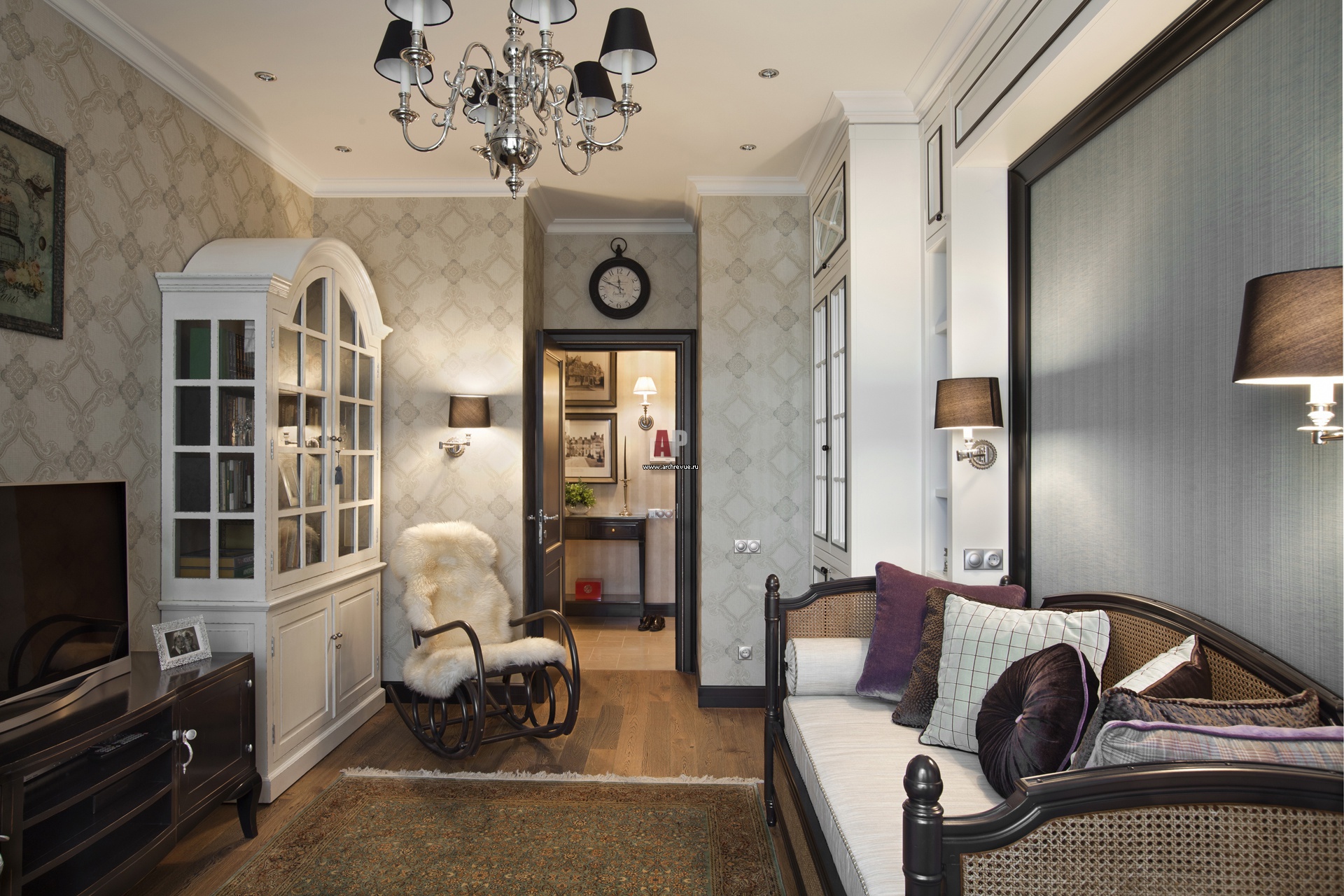 Photo de l'intérieur du salon d'un petit appartement