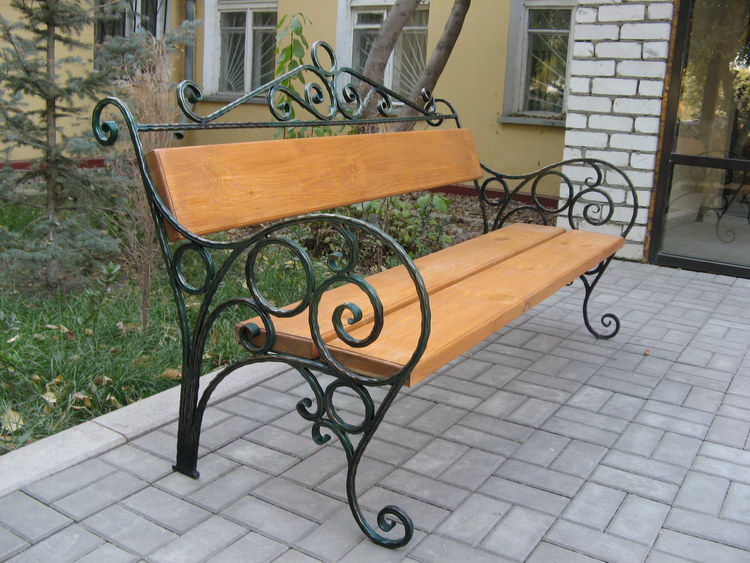 Banc en fer forgé