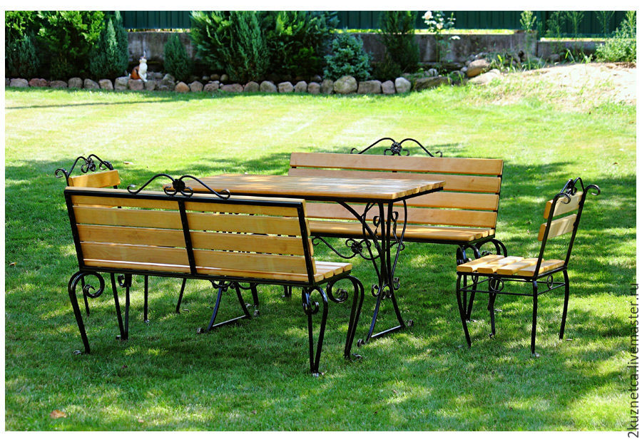 Ensemble de meubles forgés