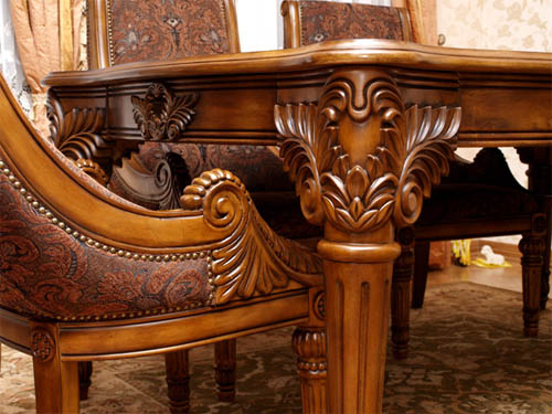 Éléments inhabituels de décoration de meubles