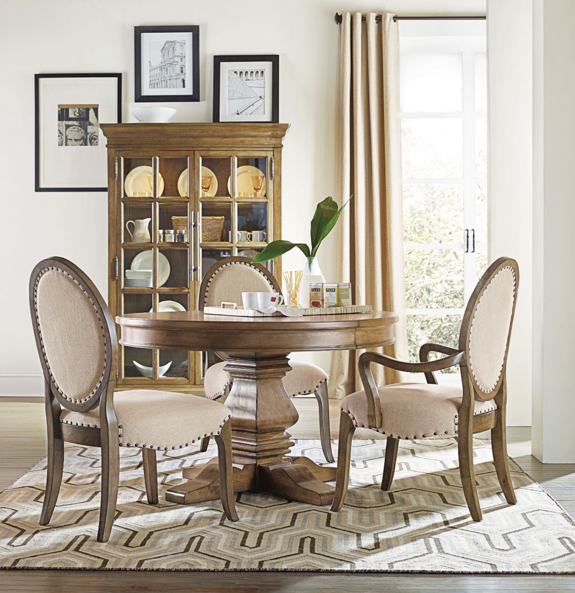 Salle à manger pour trois