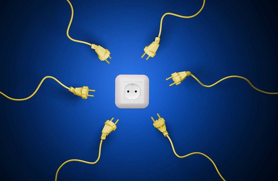 Débranchez les appareils de l'électricité lorsque vous déplacez des meubles