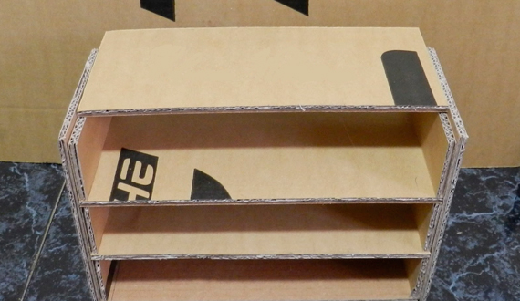 Étagère en carton