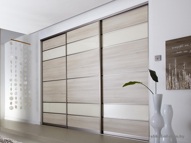 Armoire en bois aggloméré