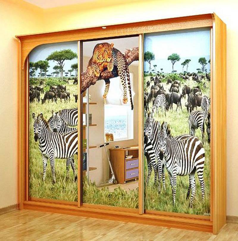 Armoire coulissante avec impression photo dans une chambre d'enfant