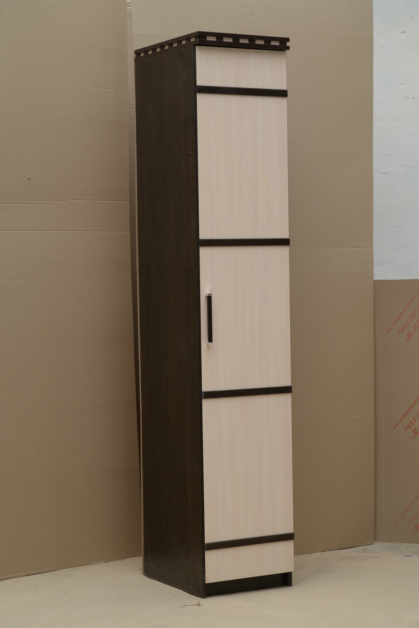 Armoire à une porte pour le linge