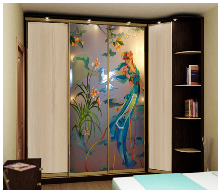 Armoire avec vitraux
