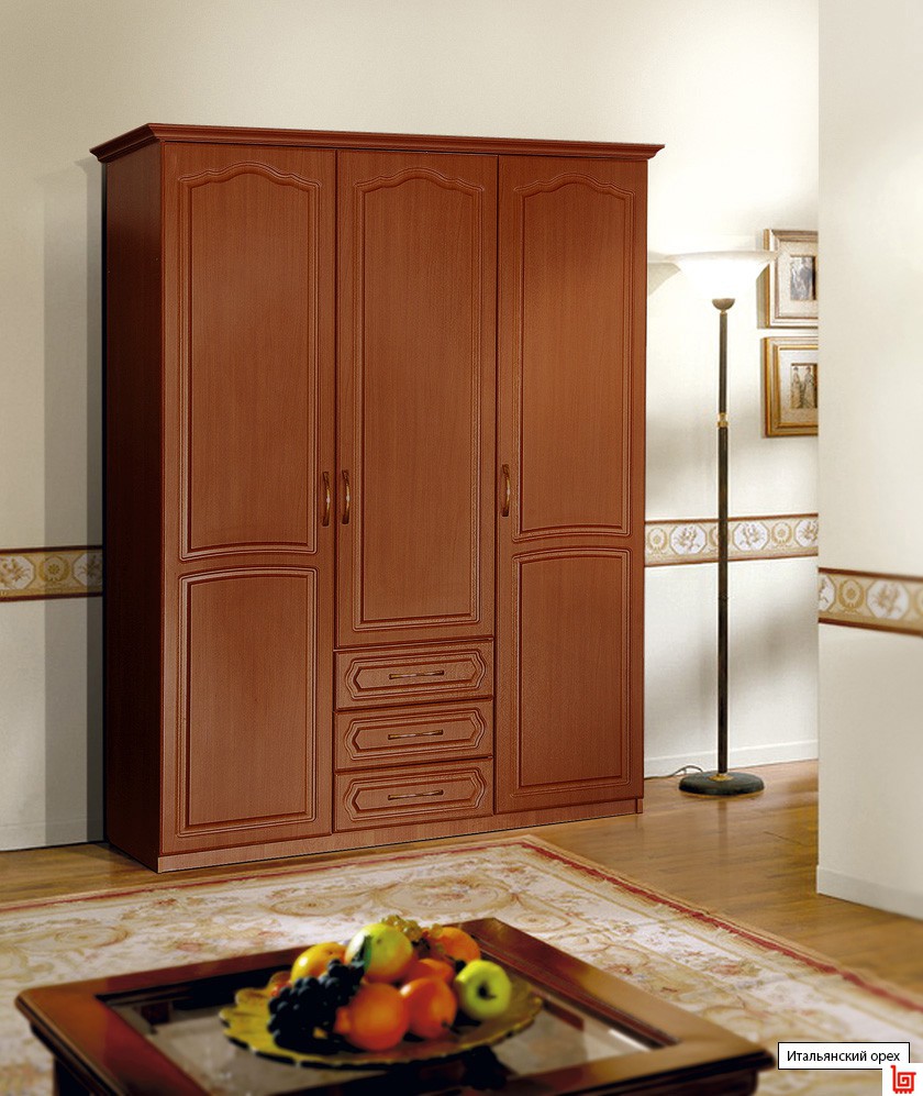 Armoire à trois portes avec tiroirs