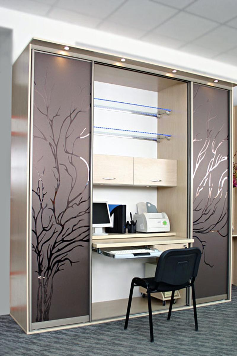 Armoire encastrée avec table