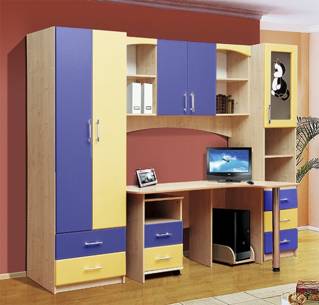 Meuble de table pour un adolescent
