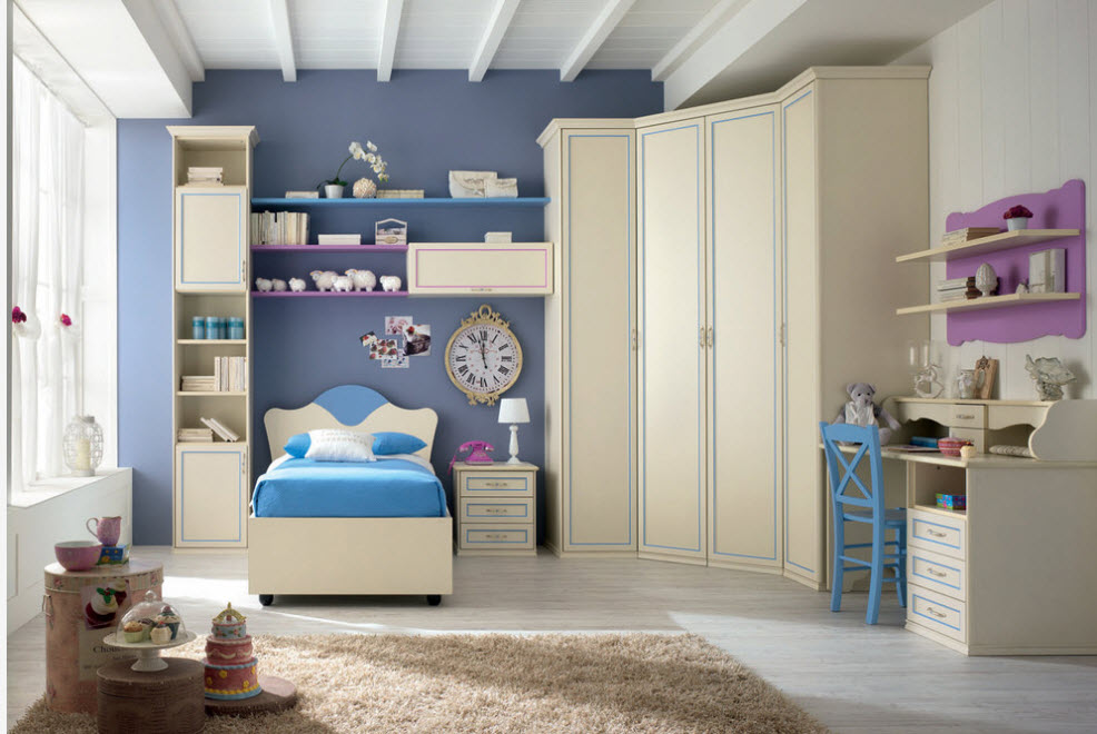 Armoire d'angle de la forme originale