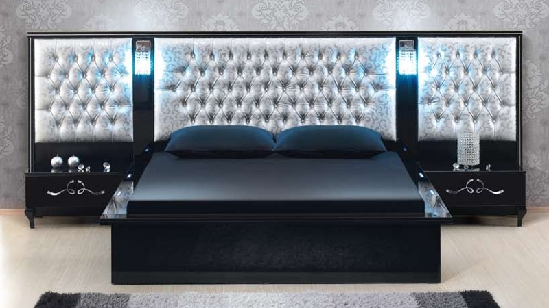 Des lits uniques et chers pour une chambre