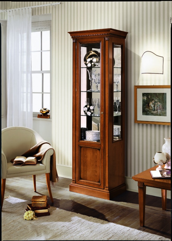 Vitrine à une porte avec tiroir, droite